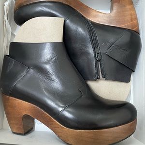 Coclico platform clog booties